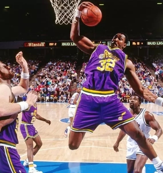 奉献的足球 奉献的足球