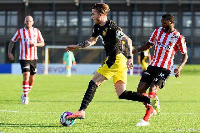 利的比赛中 利的比赛中